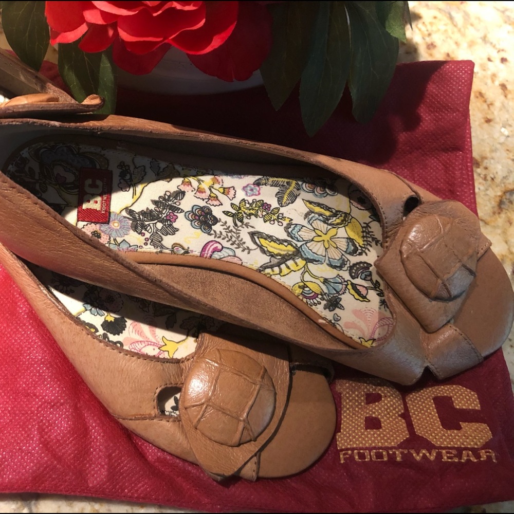 BC Footwear Tan Flats